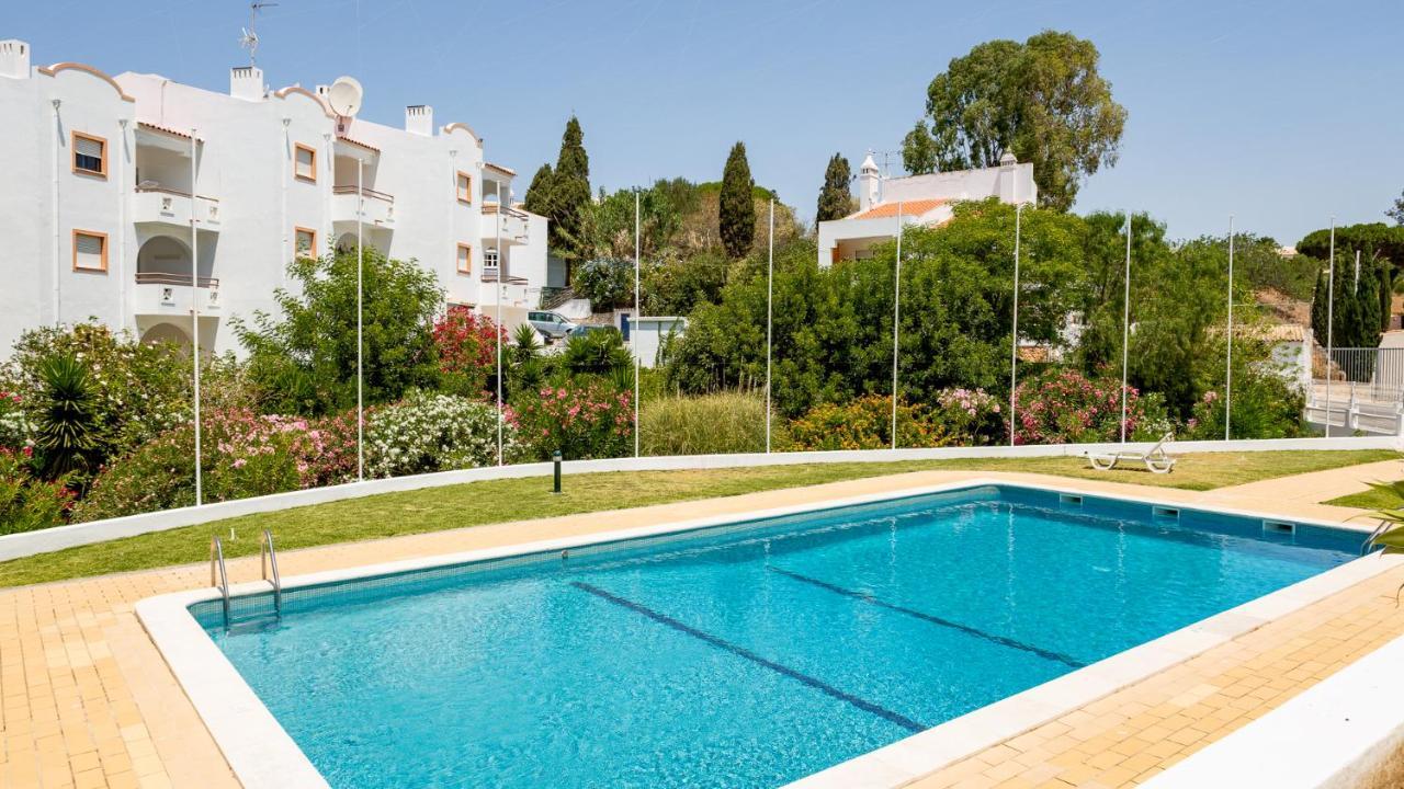 Charming Beachside Apartment W/ Pool By Lovelystay Albufeira Ngoại thất bức ảnh