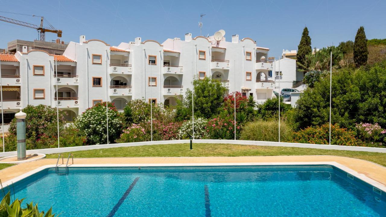 Charming Beachside Apartment W/ Pool By Lovelystay Albufeira Ngoại thất bức ảnh