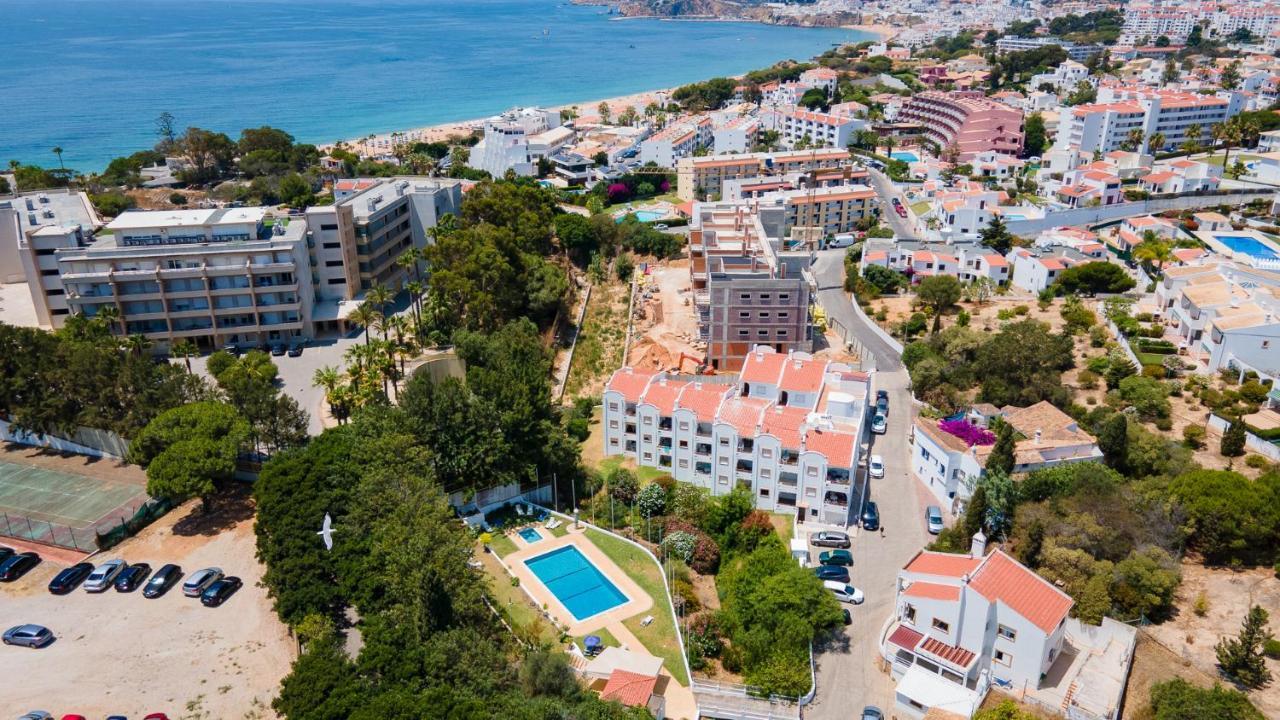 Charming Beachside Apartment W/ Pool By Lovelystay Albufeira Ngoại thất bức ảnh